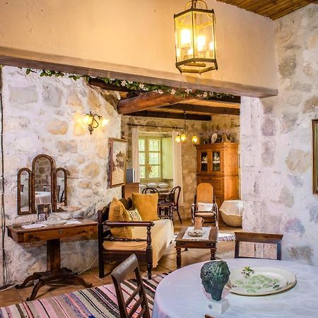 Vasilikí Jianni'S Villa - Stone Villa In The Greenery!! מראה חיצוני תמונה