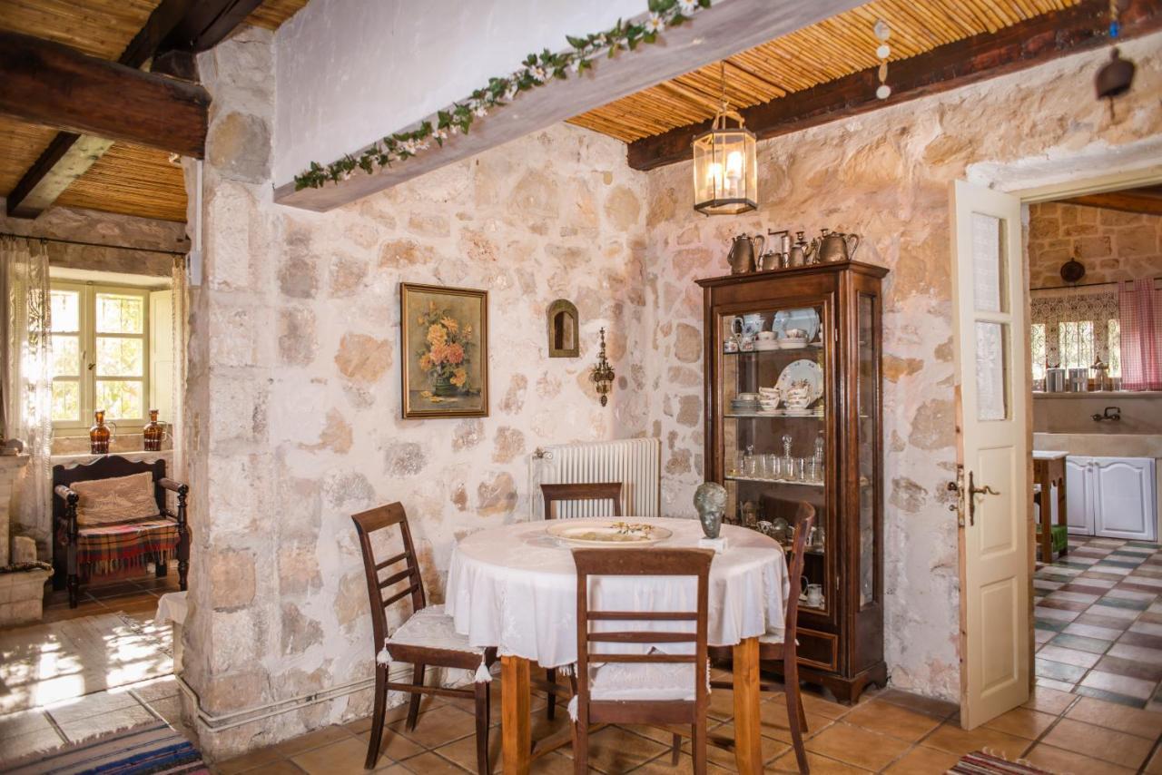 Vasilikí Jianni'S Villa - Stone Villa In The Greenery!! מראה חיצוני תמונה