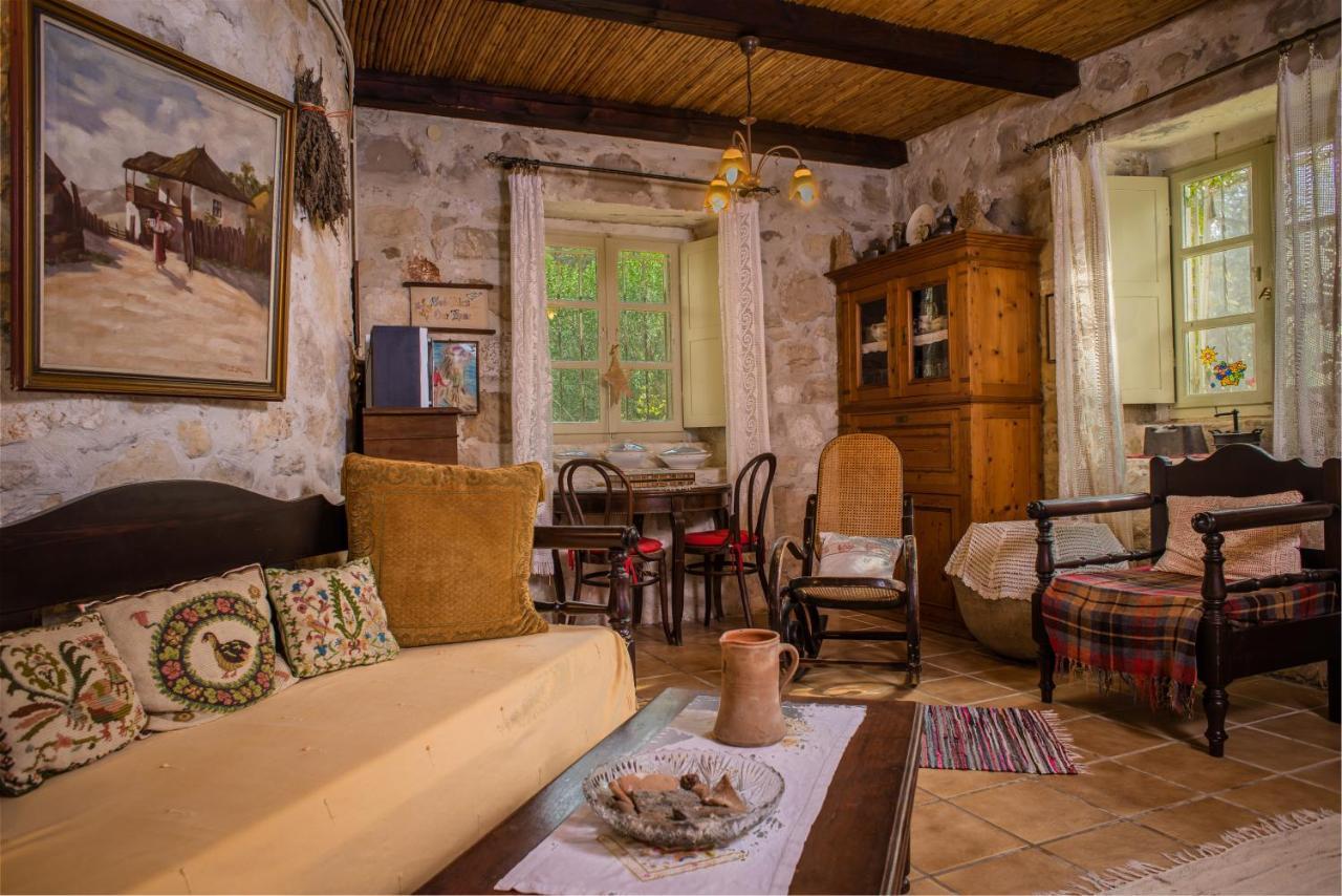 Vasilikí Jianni'S Villa - Stone Villa In The Greenery!! מראה חיצוני תמונה
