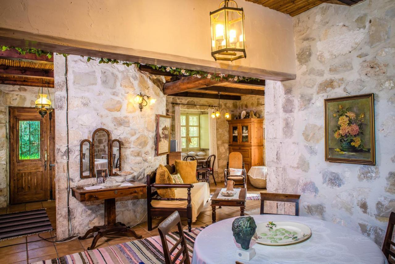 Vasilikí Jianni'S Villa - Stone Villa In The Greenery!! מראה חיצוני תמונה