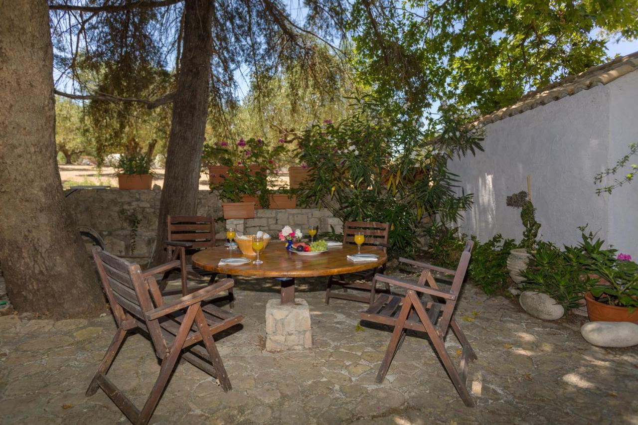 Vasilikí Jianni'S Villa - Stone Villa In The Greenery!! מראה חיצוני תמונה